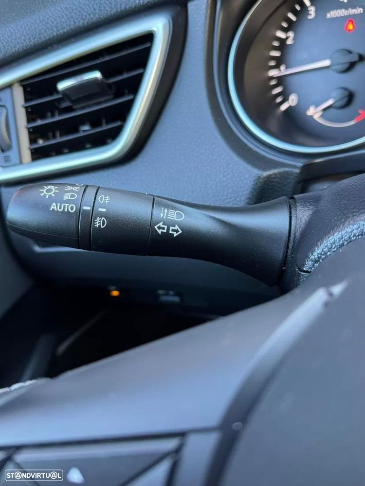 Nissan Qashqai 1.3 DIG-T N-Connecta J18 - 5