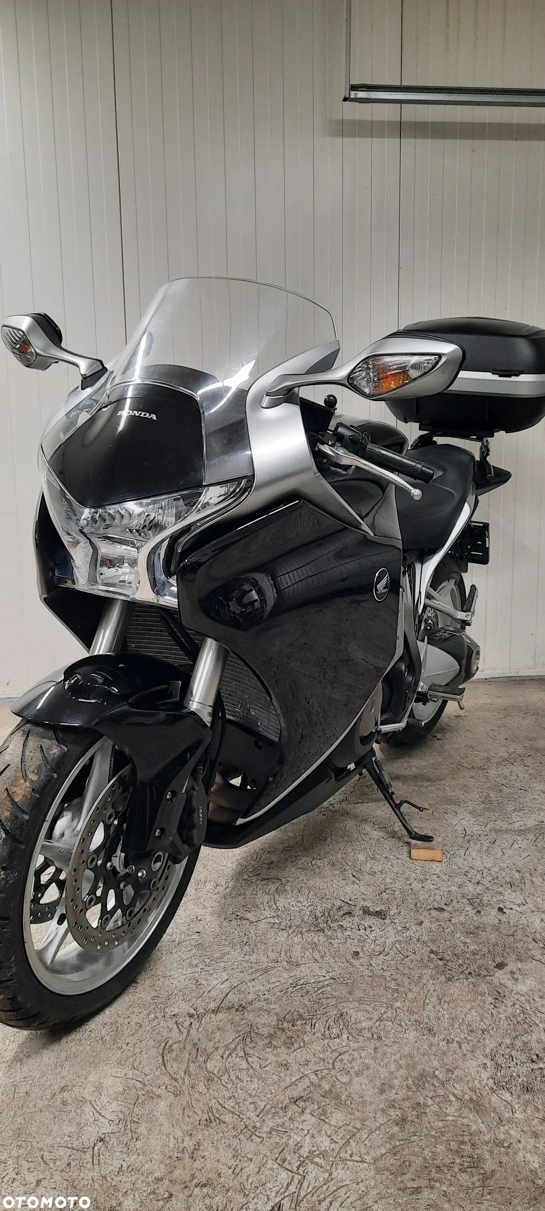 Honda VFR - 11