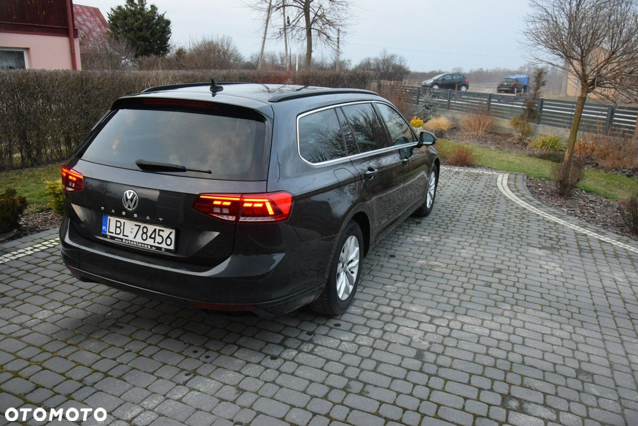 Volkswagen Passat - 7