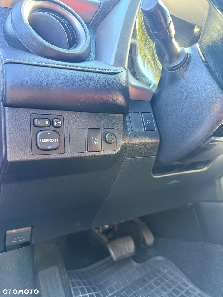Toyota RAV4 Hybrid Premium 4x2 - 17