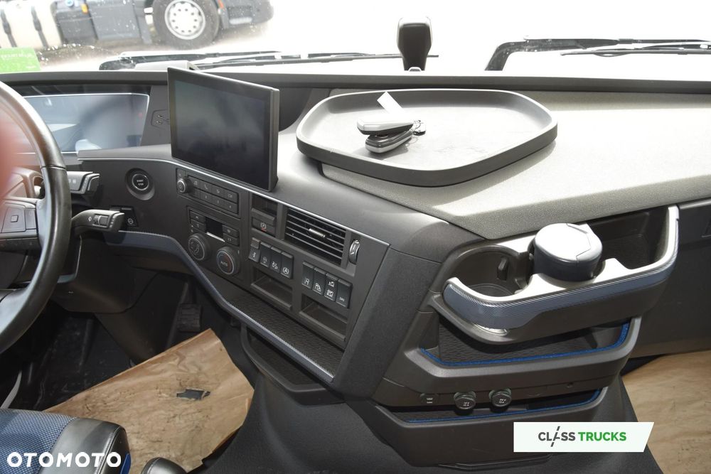 Volvo FH 500 Globetrotter XL Adaptive Cruise Control - 13