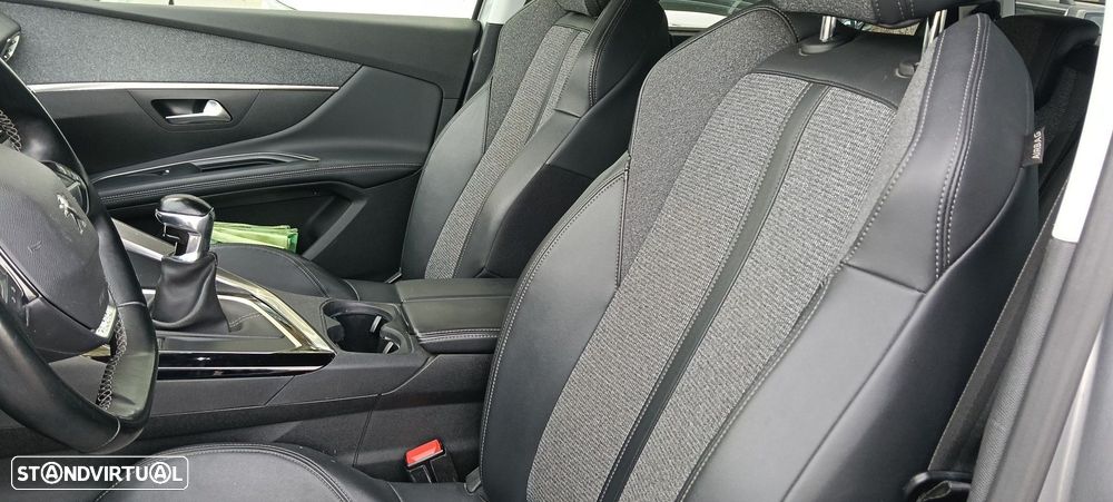 Peugeot 5008 1.5 BlueHDi Allure Pack — fotografia 8