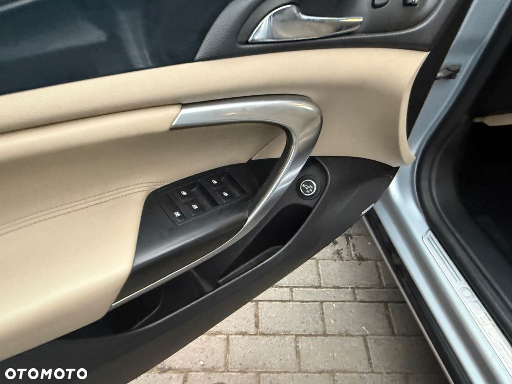 Opel Insignia 2.0 CDTI Cosmo - 11