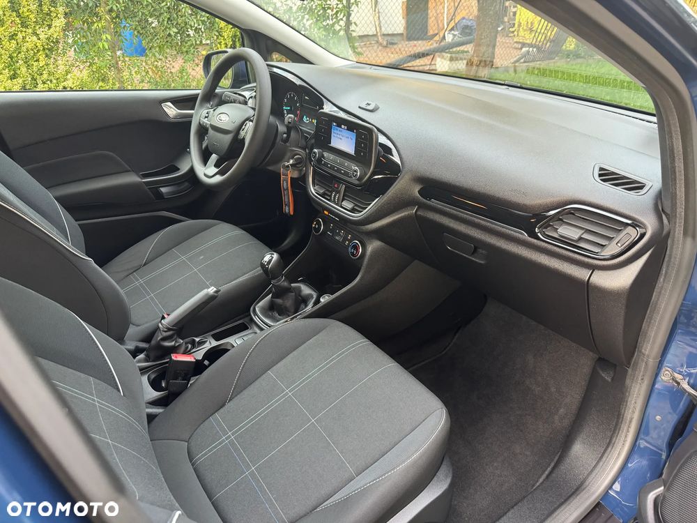 Ford Fiesta - 25