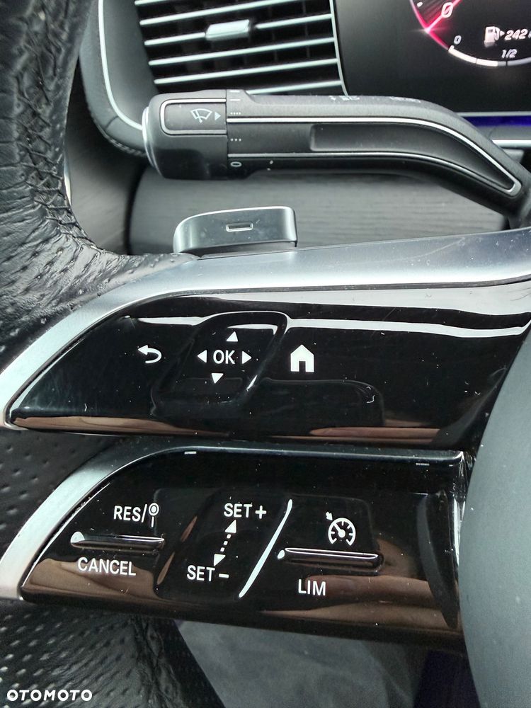 Mercedes-Benz GLE - 40