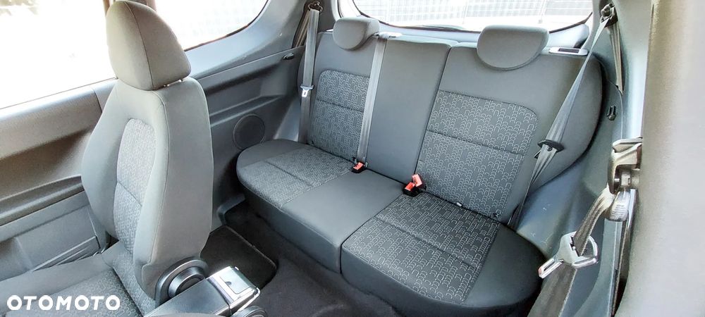 Mitsubishi Colt - 35