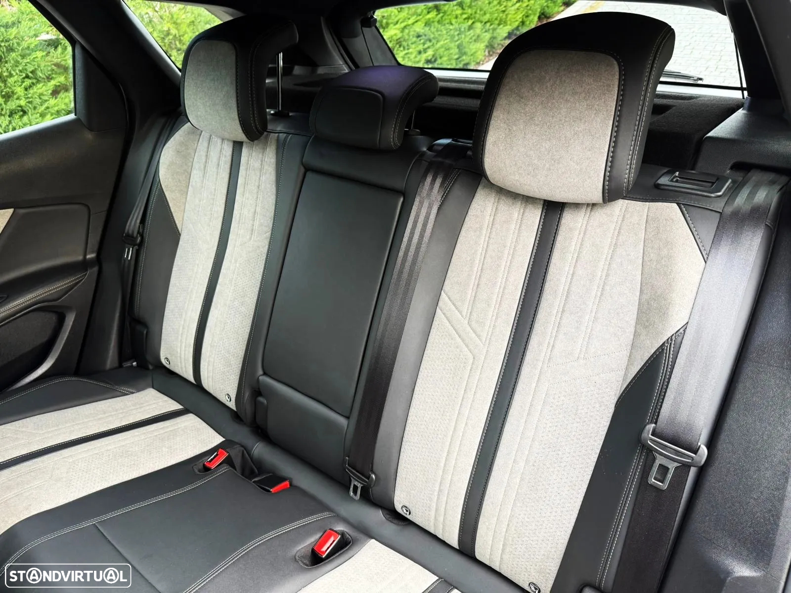 Peugeot 3008 1.6 Hybrid GT Line e-EAT8 - 26