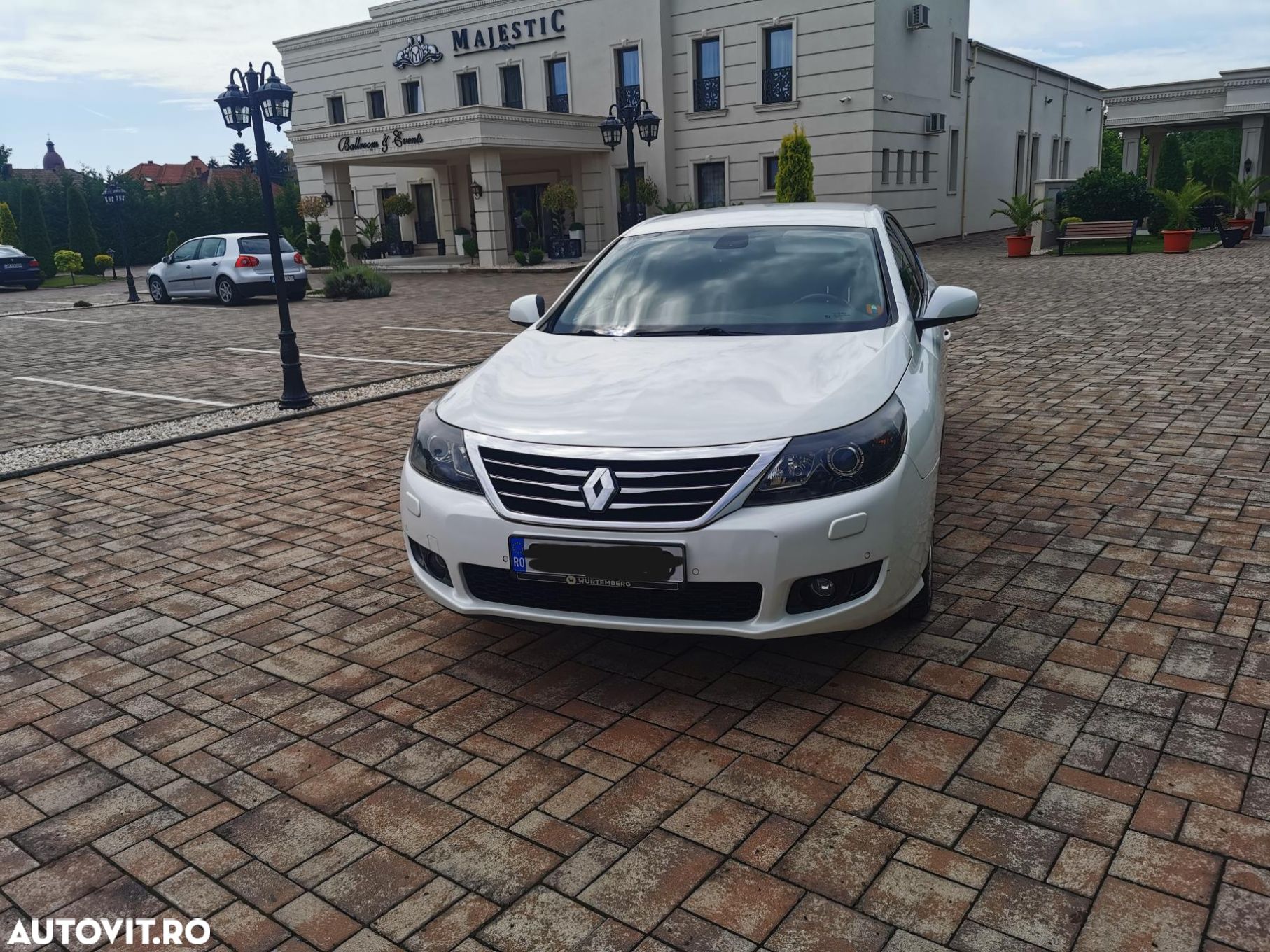 Renault Latitude 2.0 dCi Initiale Aut. - 1