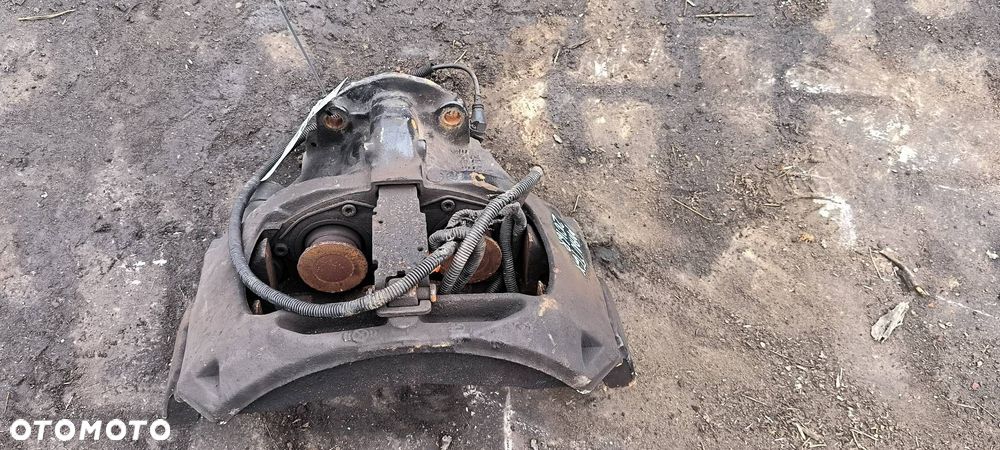 ZACISK HAMULCOWY TYŁ PRAWY MAN TGX 18.440 Z012007 - 2