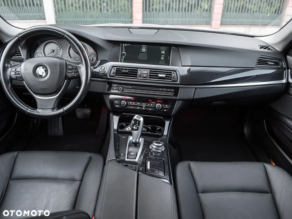 BMW Seria 5 520d Luxury Line - 27