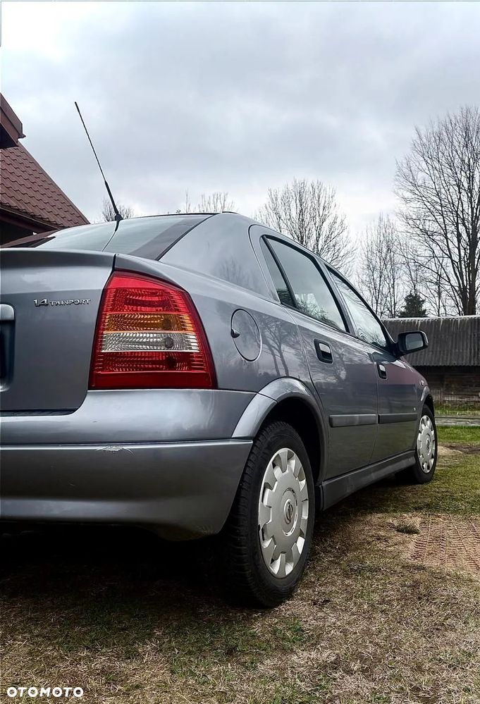 Opel Astra 1.4 - 3