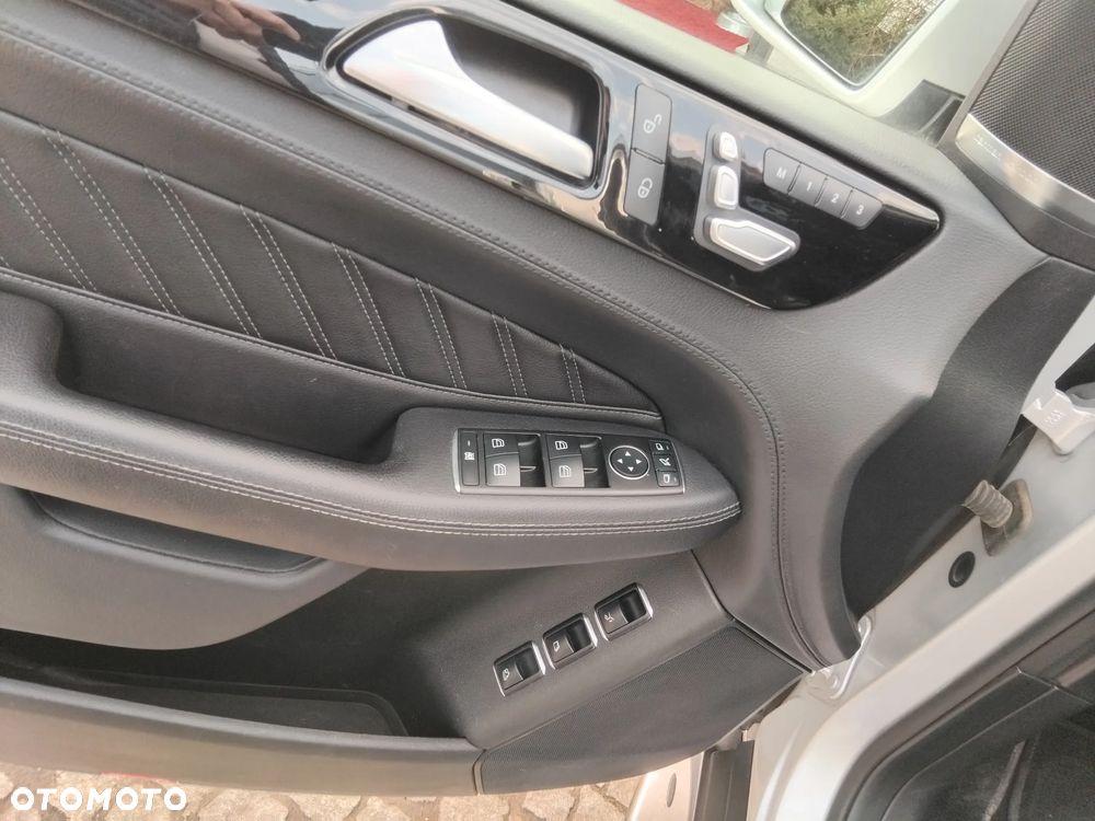 Mercedes-Benz GLS 350 d 4Matic 9G-TRONIC AMG Line - 16