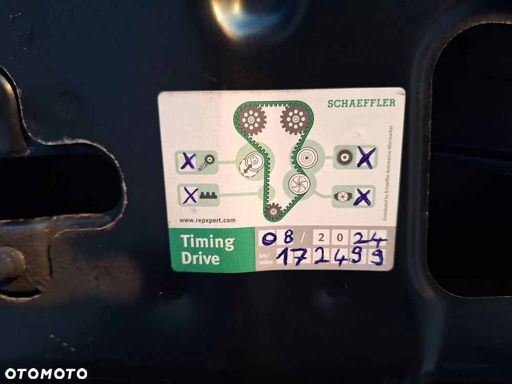 Chevrolet Cruze - 31