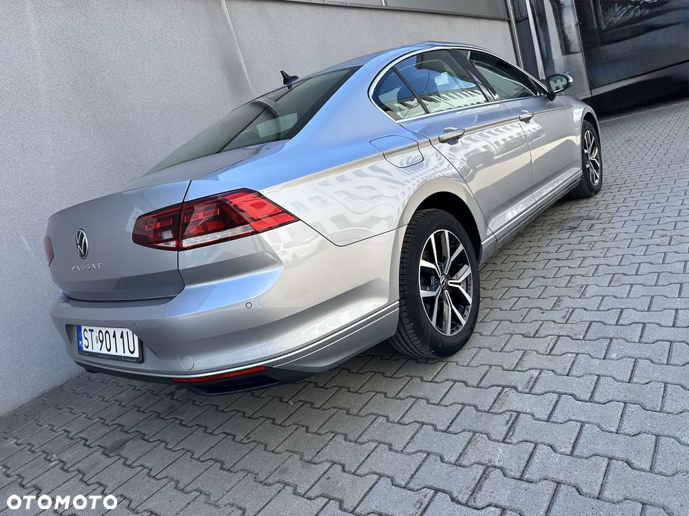 Volkswagen Passat 1.5 TSI EVO Elegance - 4