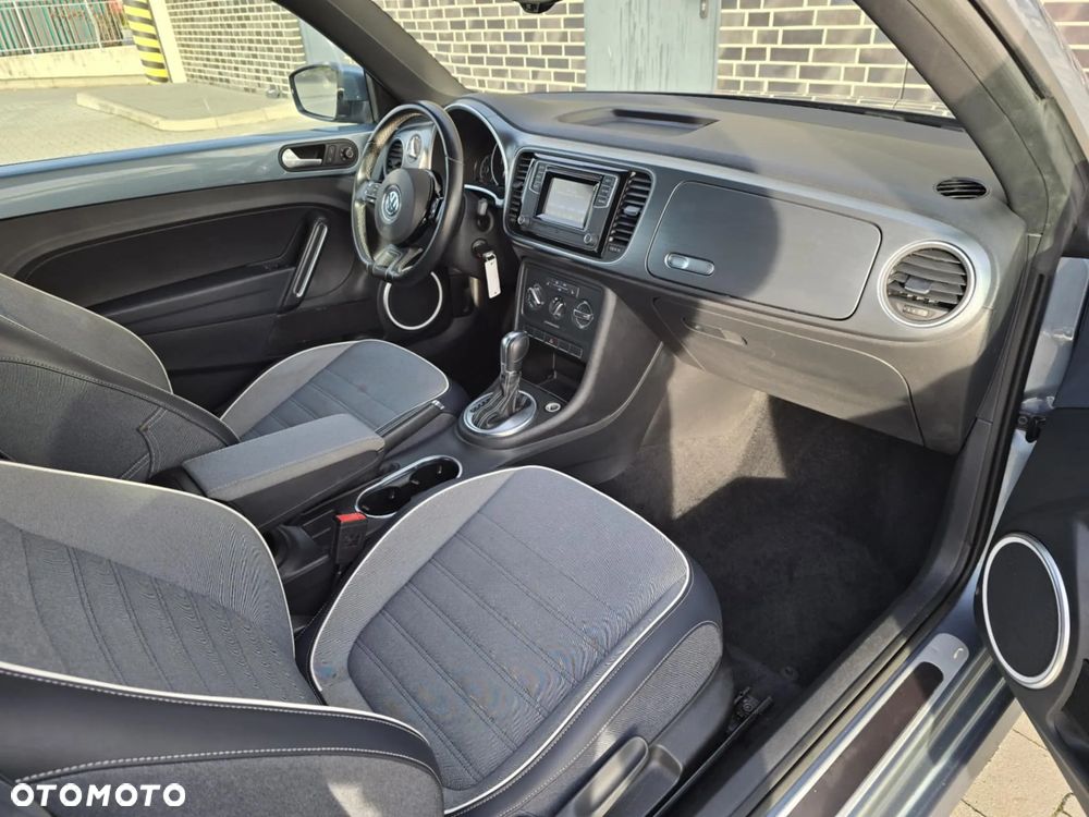 Volkswagen New Beetle - 27