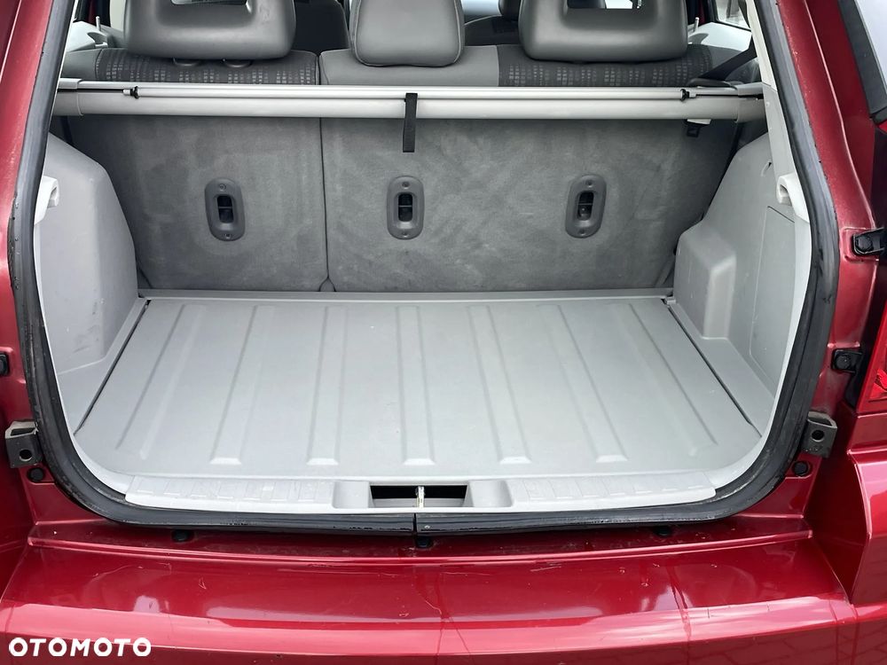 Dodge Caliber 1.8 SXT - 17