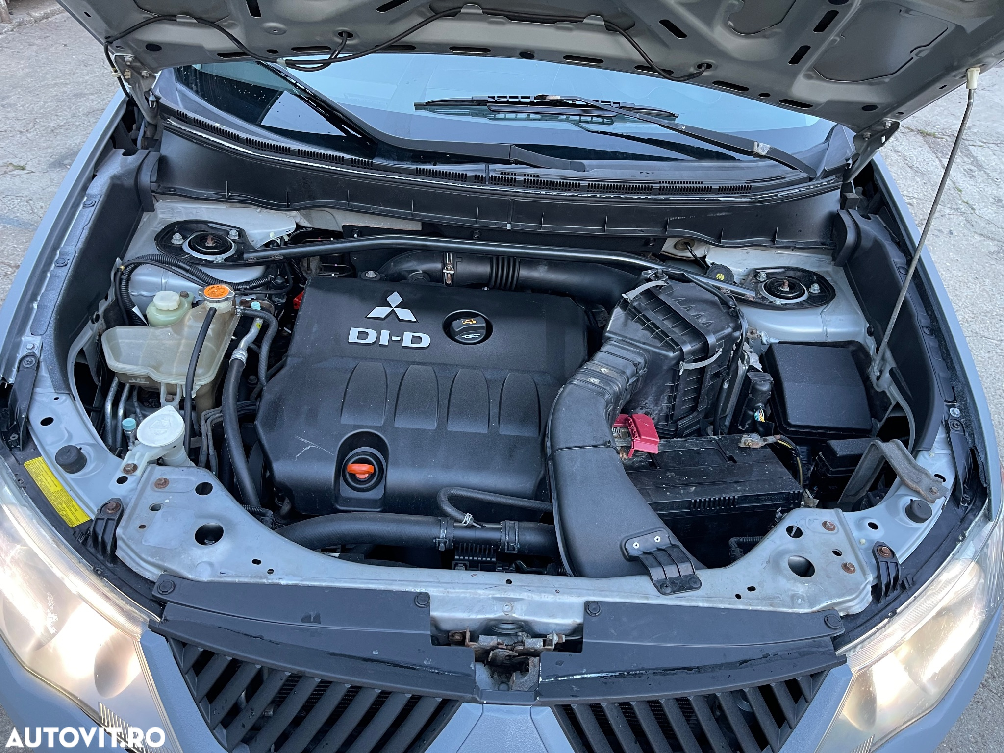 Mitsubishi Outlander 2.0 DI-D Intense - 19