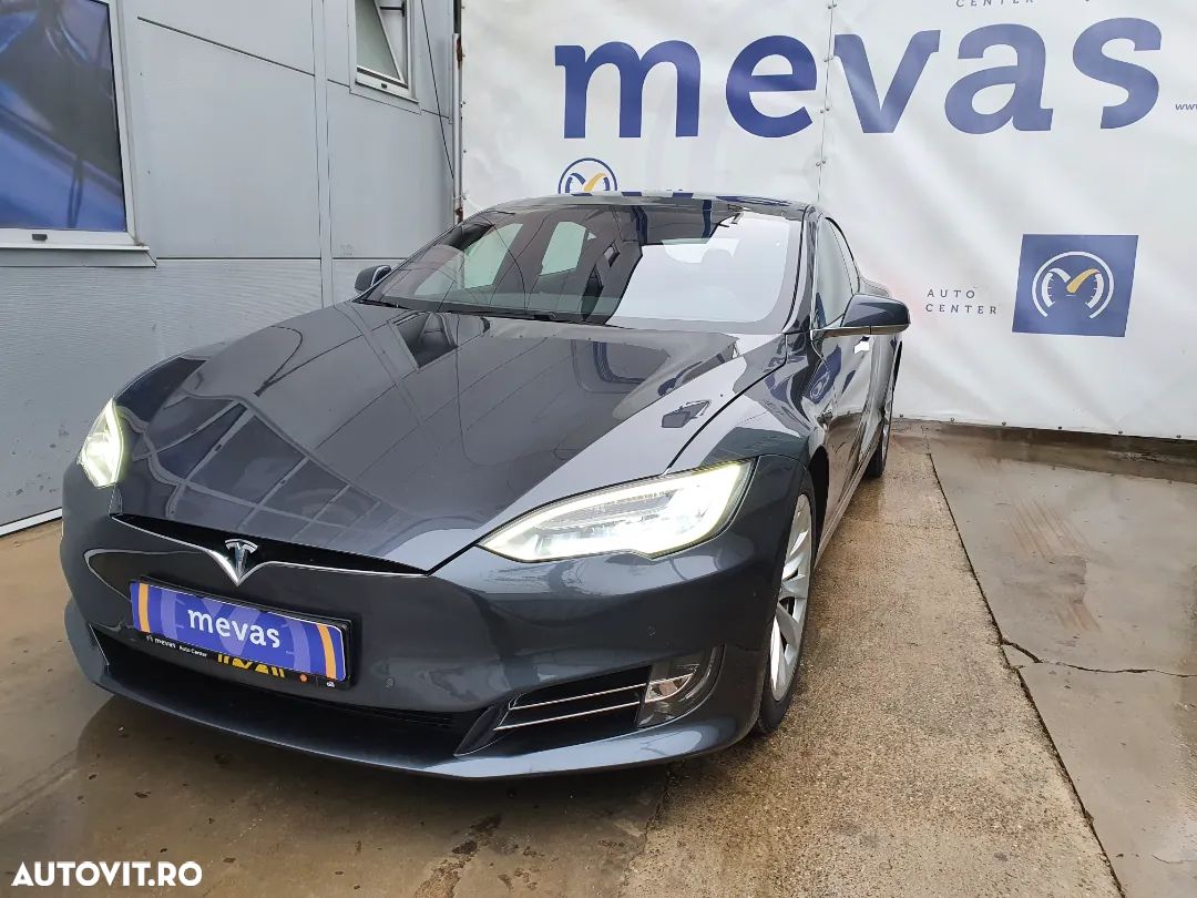 Tesla Model S - 1