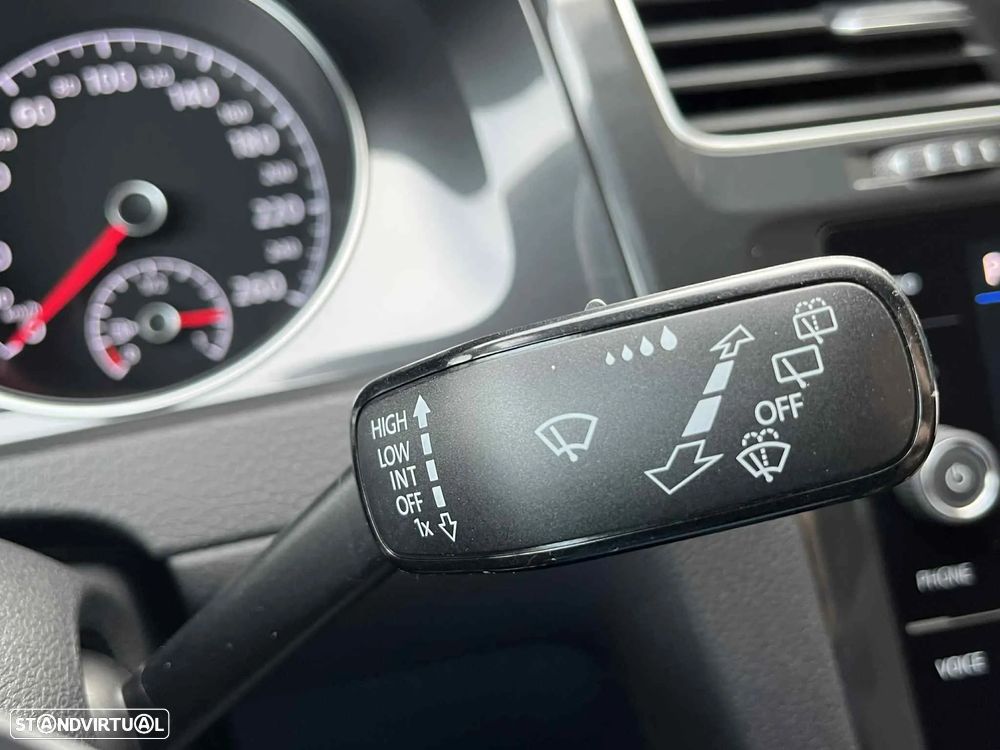 VW Golf 1.6 TDI Confortline - 24