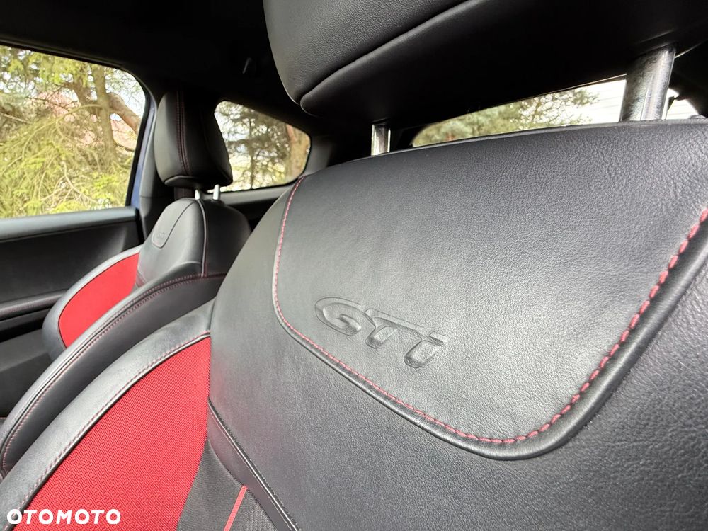 Peugeot 208 GTI 200 THP - 18