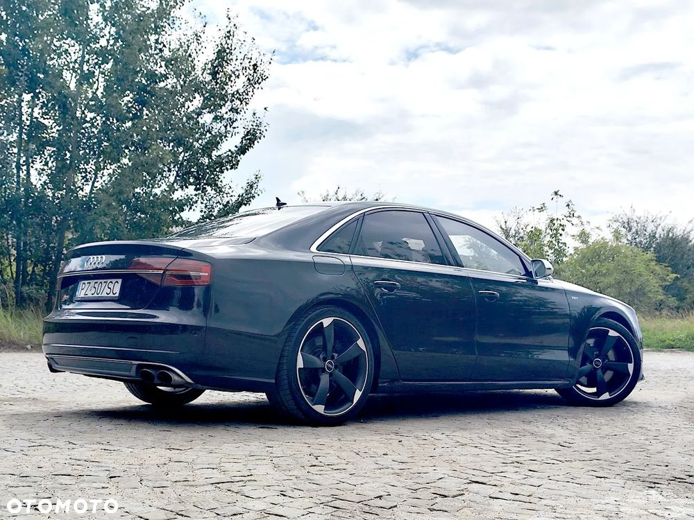 Audi S8 - 6