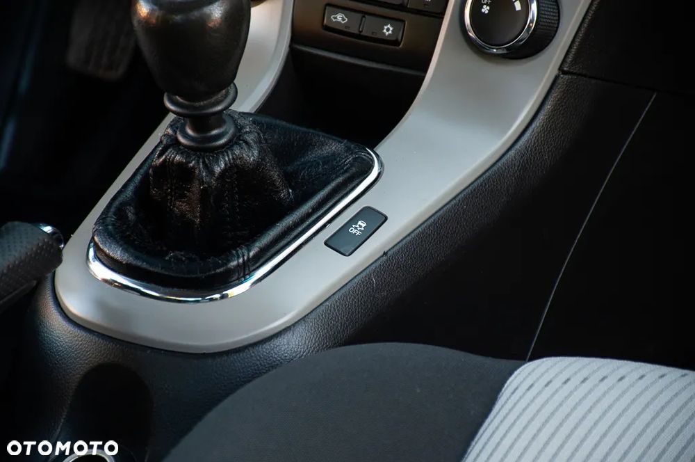 Chevrolet Cruze 1.6 - 23