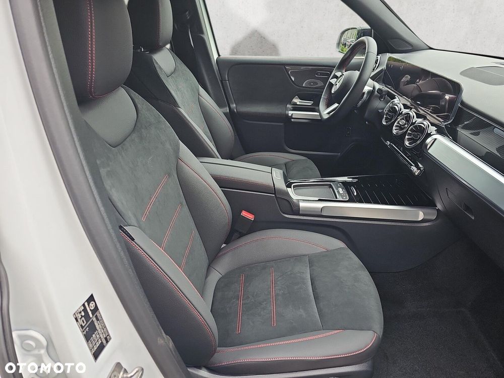 Mercedes-Benz GLB - 15