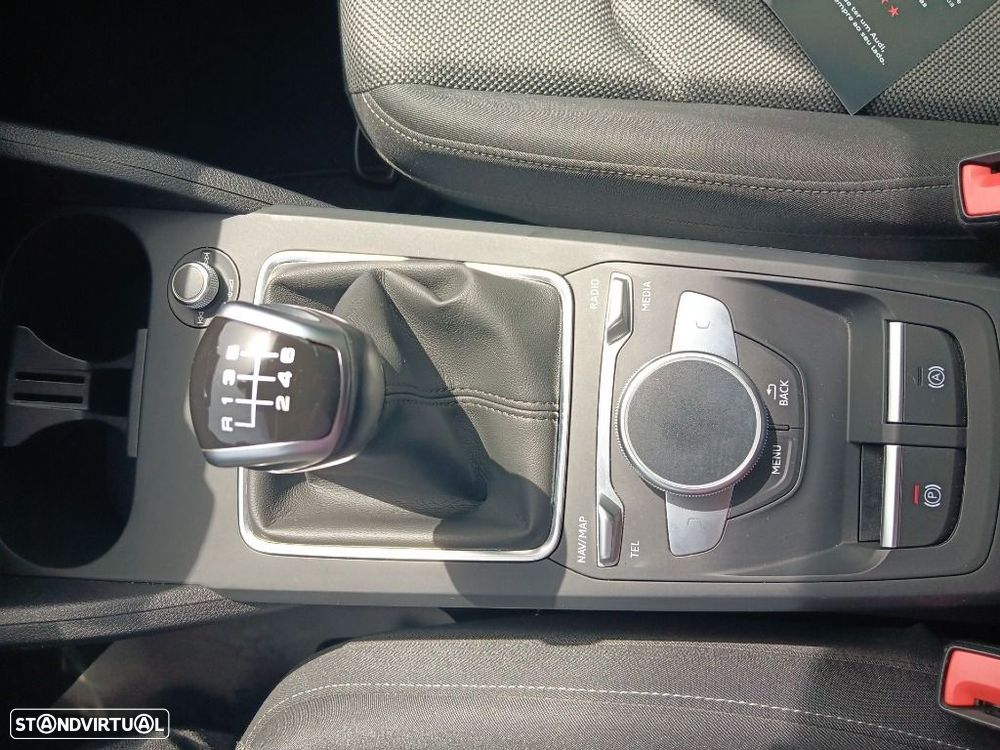 Audi Q2 30 TFSI Advanced - 25