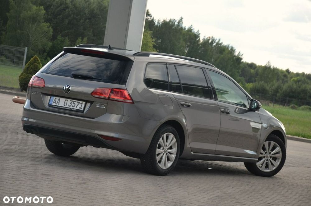 Volkswagen Golf - 10