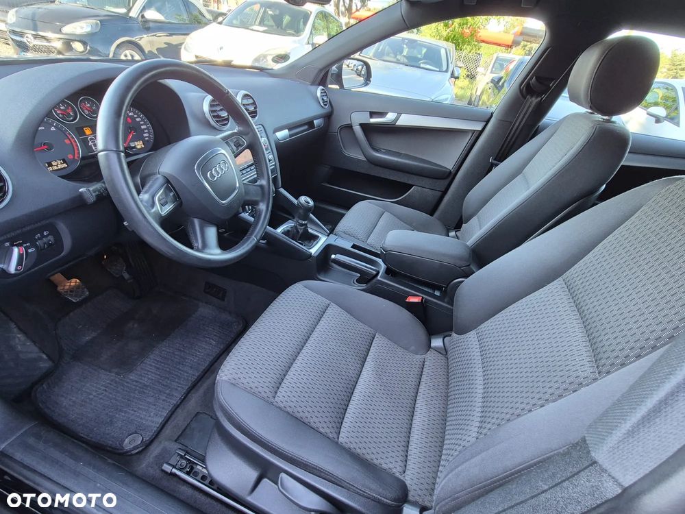 Audi A3 Sportback 1.6 TDI Ambiente - 27