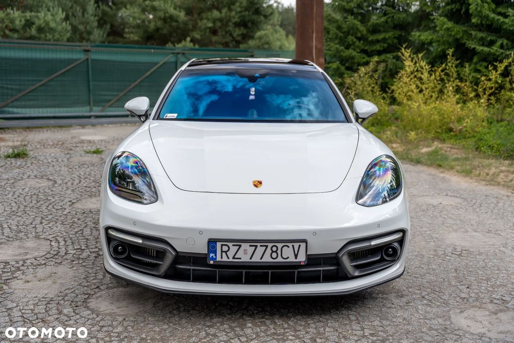 Porsche Panamera 4 Platinum Edition - 6