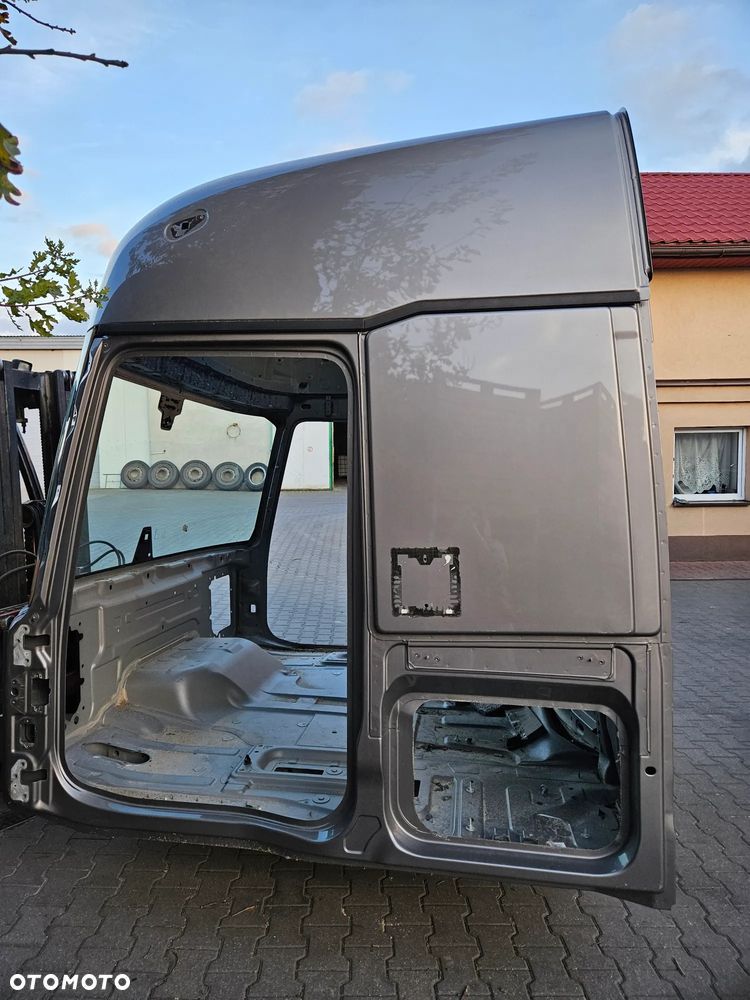 KABINA RENAULT GAMA T - 5