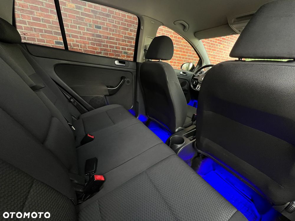 Volkswagen Golf Plus - 17