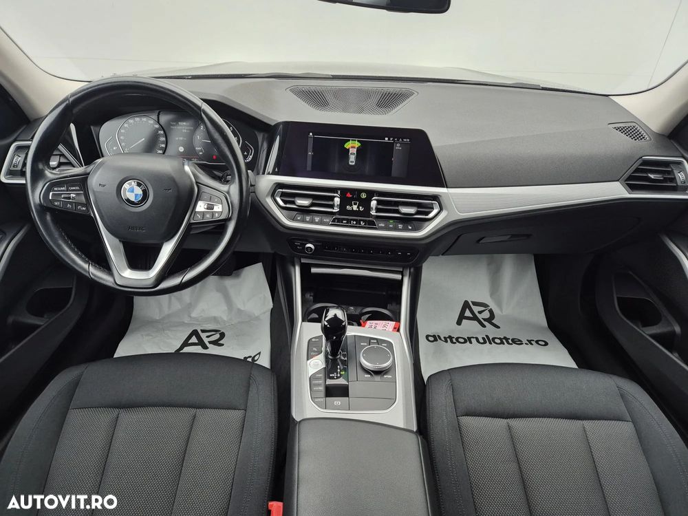 BMW Seria 3 318i AT - 12