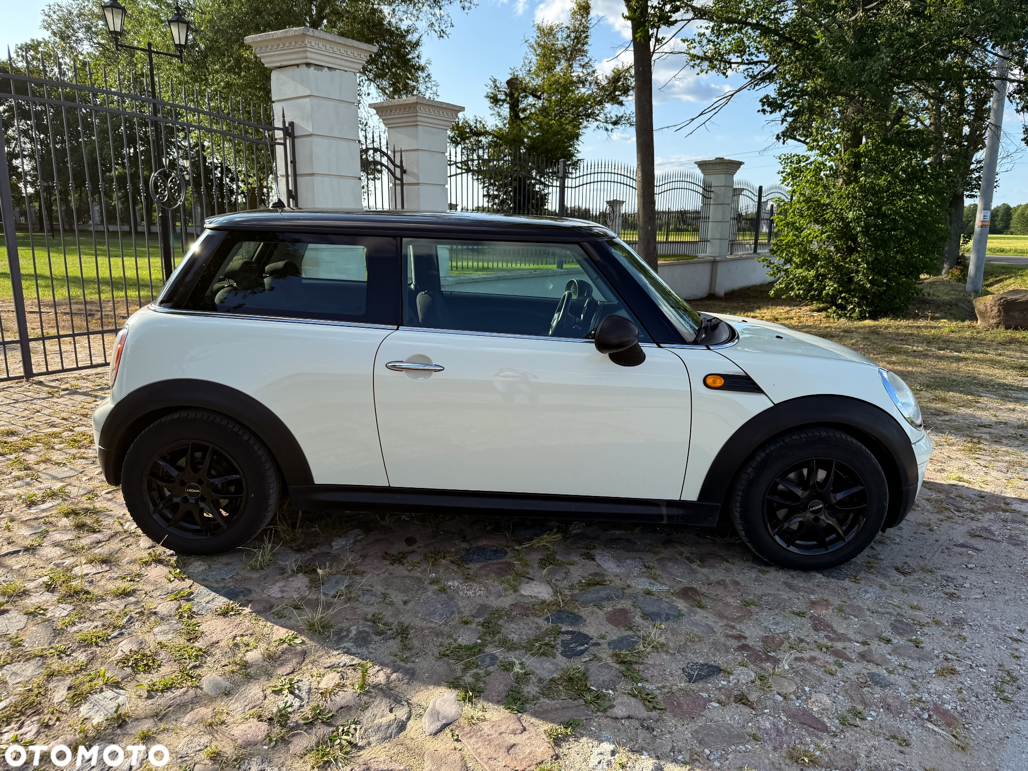 MINI ONE Standard - 4