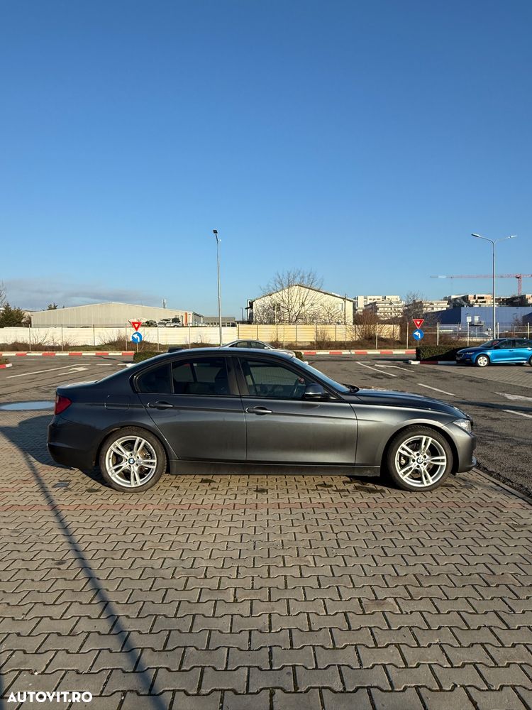 BMW Seria 3 320i EfficientDynamics Edition - 2