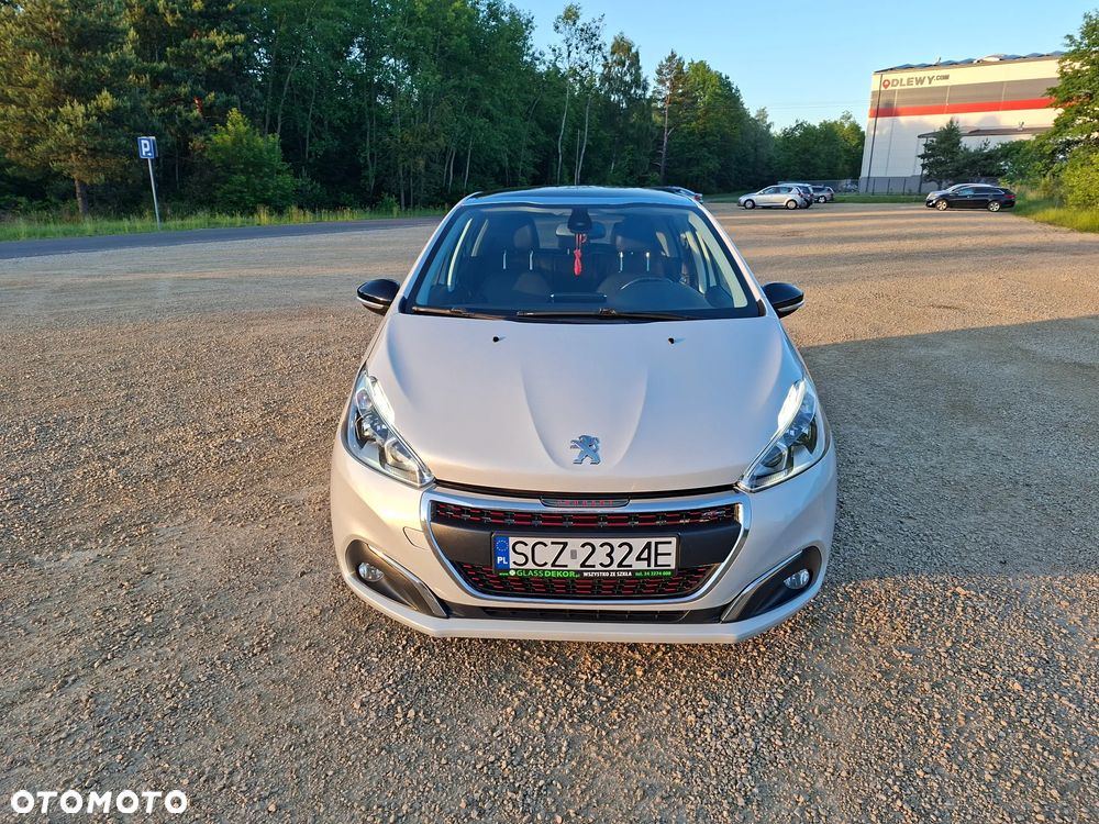 Peugeot 208 - 10