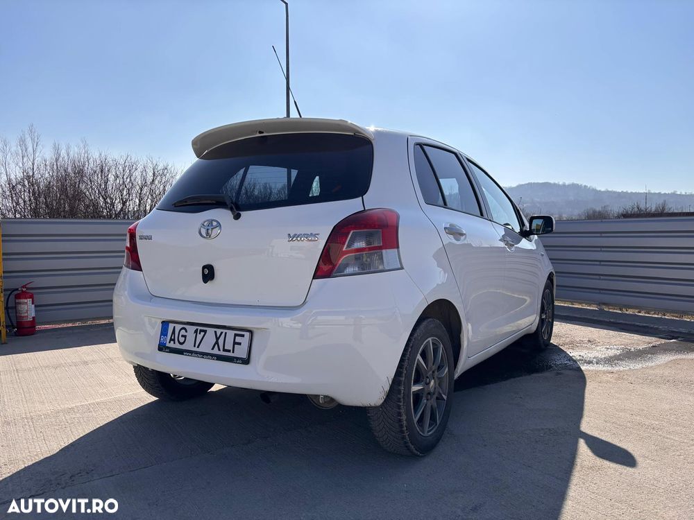 Toyota Yaris 1.33 VVT-i Sol - 4