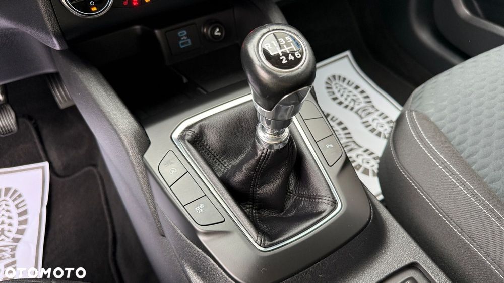 Ford Kuga - 32
