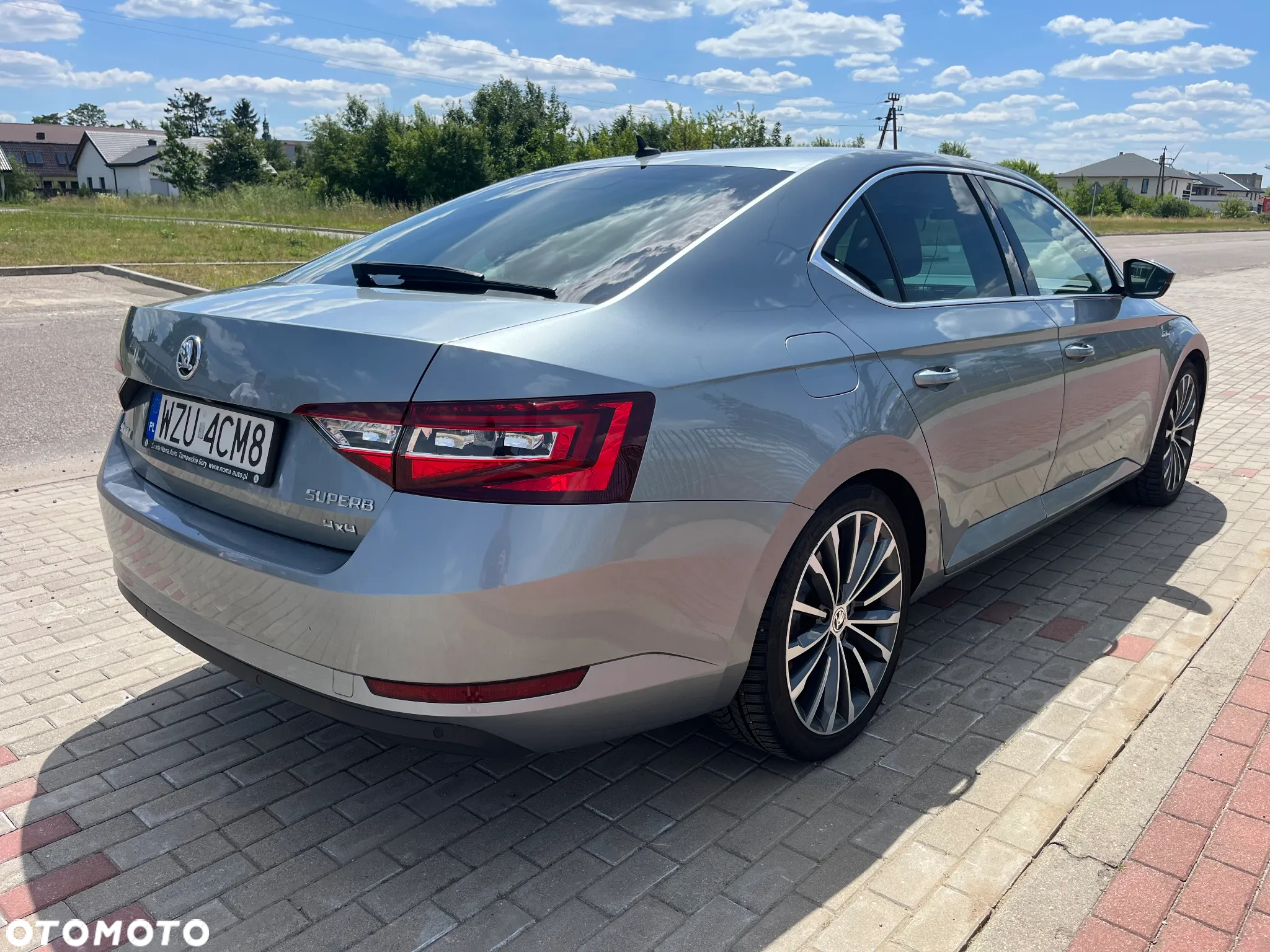 Skoda Superb 2.0 TDI 4x4 L&K DSG - 8