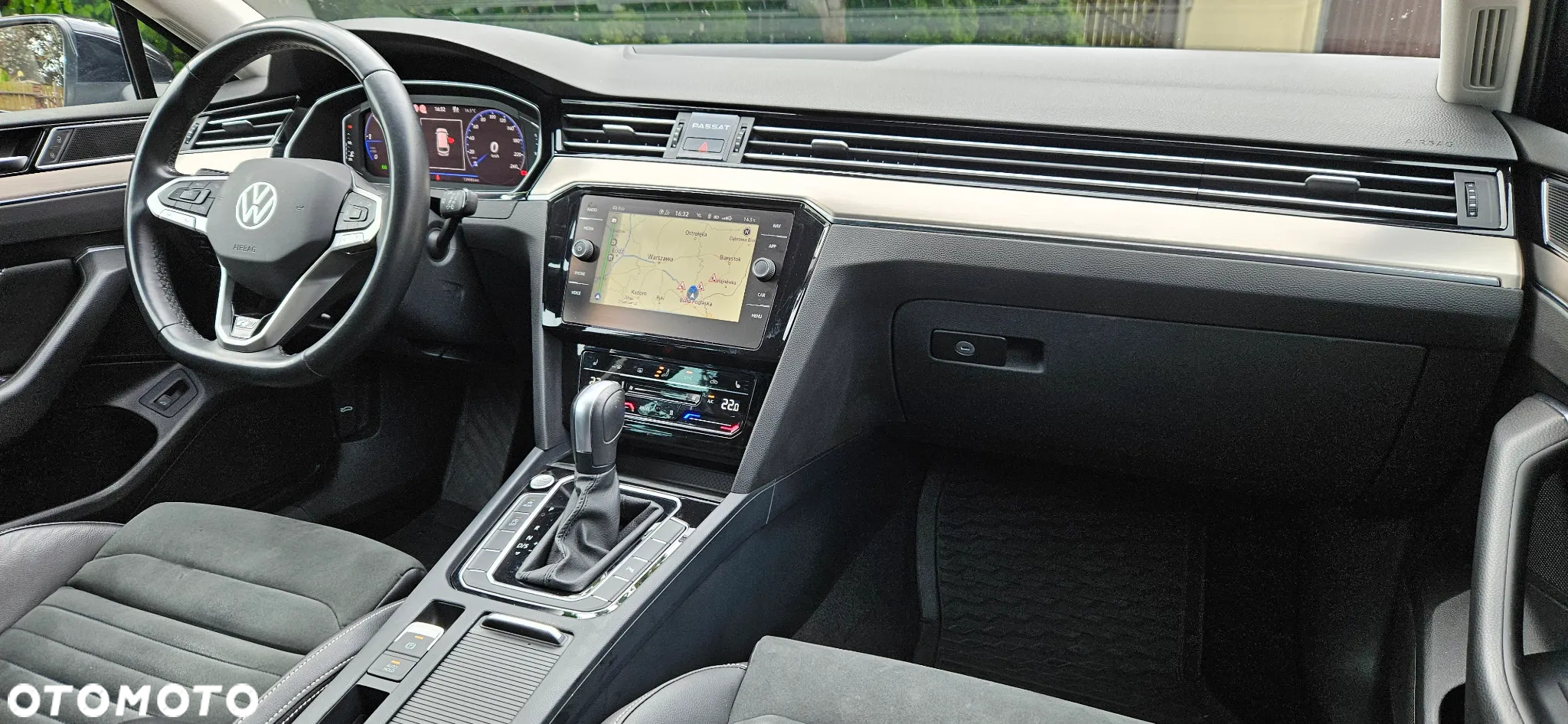 Volkswagen Passat Variant 2.0 TDI SCR DSG 4Motion Elegance - 18