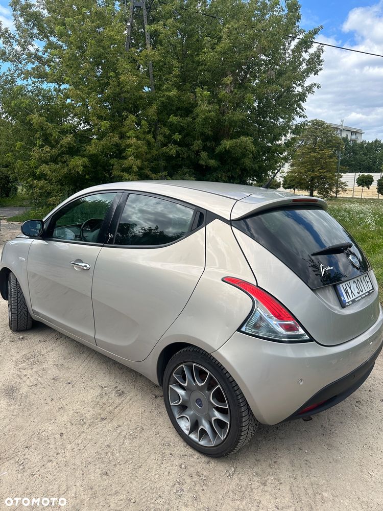 Lancia Ypsilon - 6