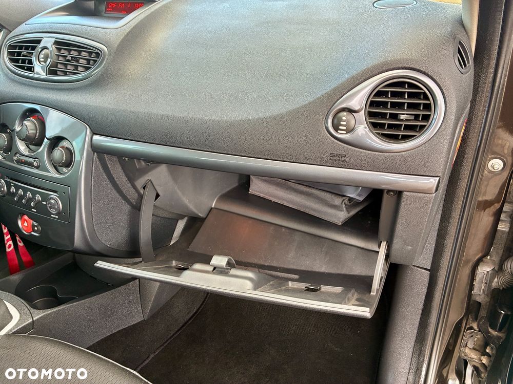 Renault Clio - 25