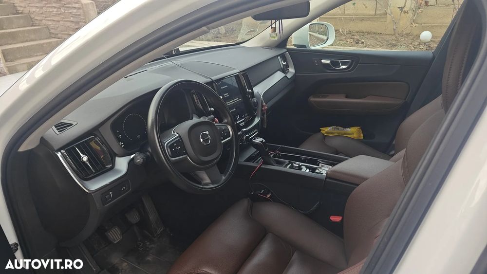 Volvo XC 60 D4 AWD Momentum Pro - 12