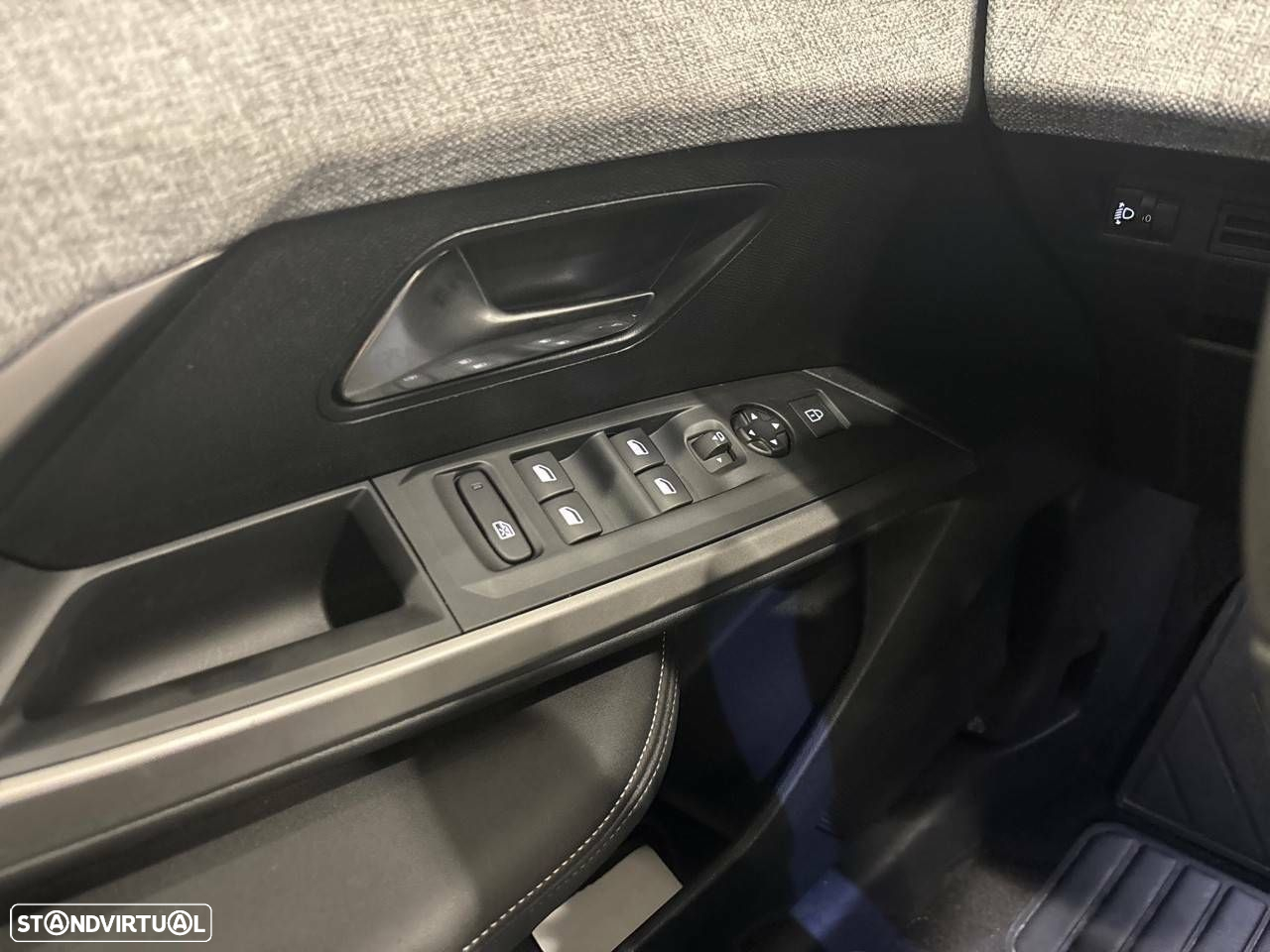 Peugeot 3008 1.2 Hybrid Allure e-DCS6 - 9