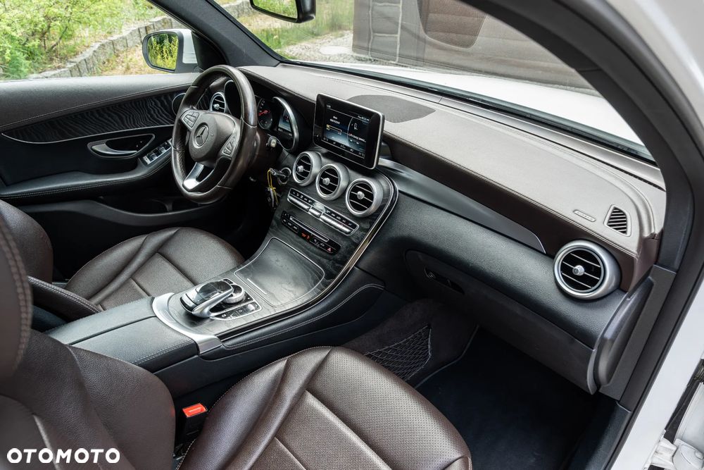 Mercedes-Benz GLC 220 d 4Matic 9G-TRONIC - 26