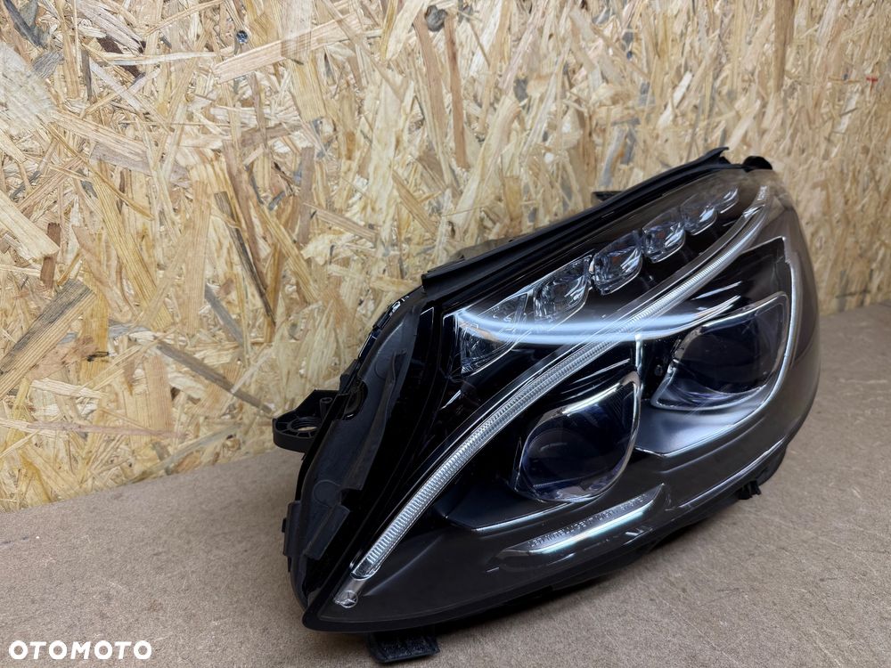 LAMPA LEWA FULL LED ILS MERCEDES BENZ C KLASA W205 A205 - 18