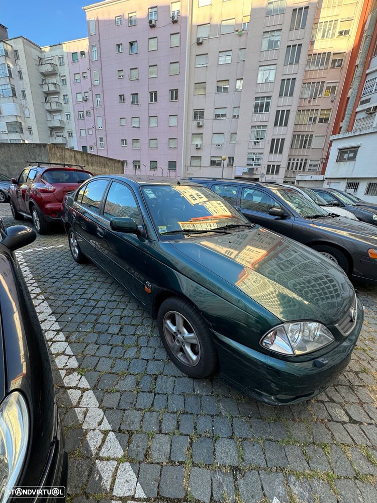 Toyota Avensis S/D 2.0 D4D Executive - 2
