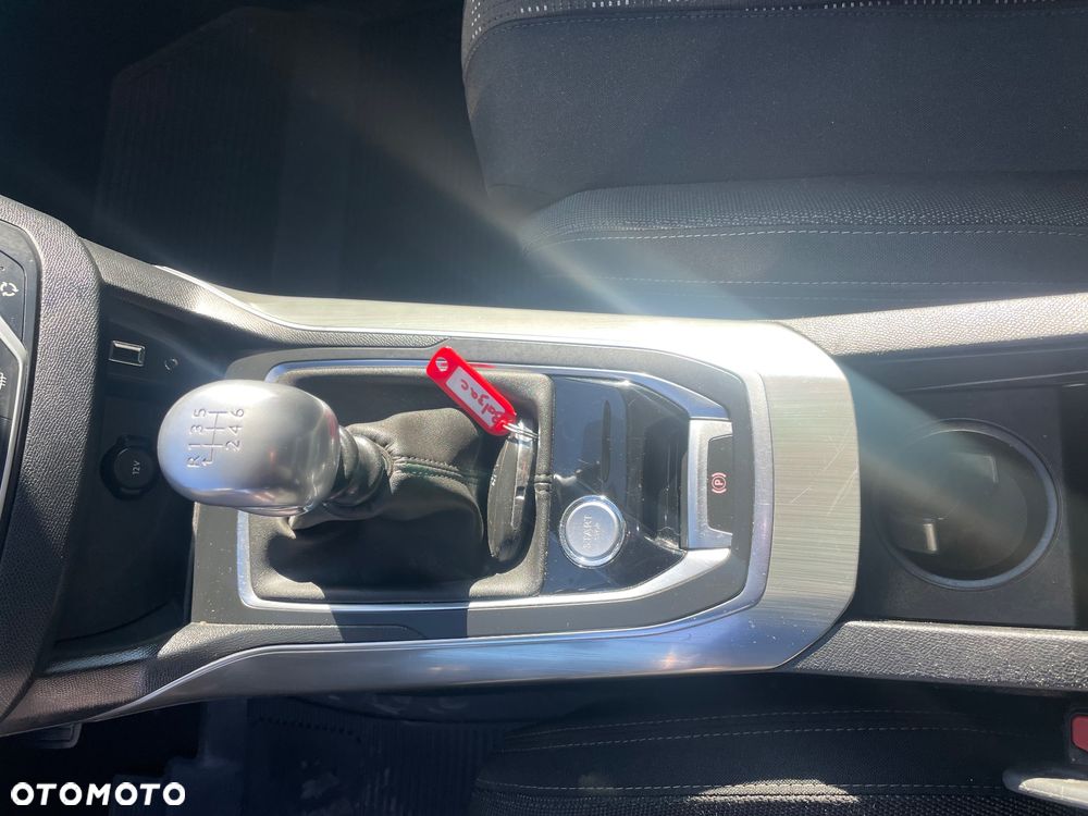 Peugeot 308 1.6 BlueHDi Allure S&S - 16