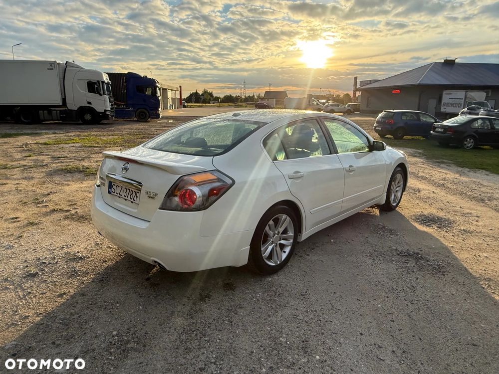 Nissan Altima 3.5 V6 - 3